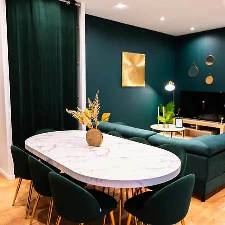 Grand Loft Familial 4 Avec Parking Prive Saumur