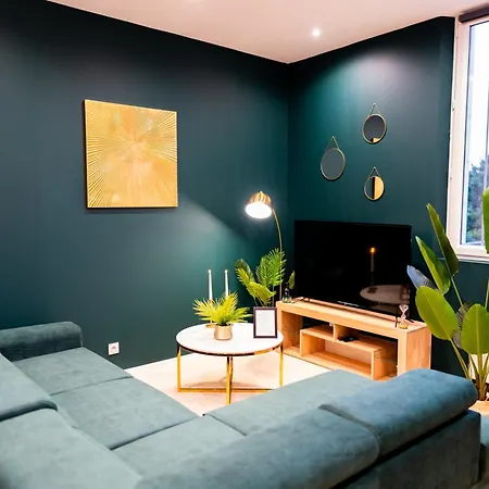 Grand Loft Familial 4 Avec Parking Prive * ソミュール