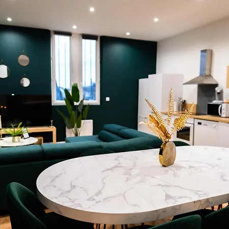 Grand Loft Familial 4 Avec Parking Prive Saumur