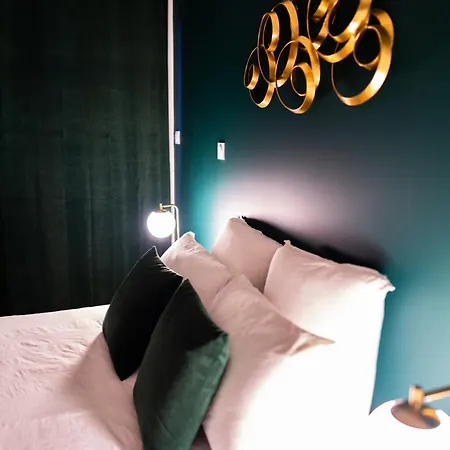 Grand Loft Familial 4 Avec Parking Prive * Saumur