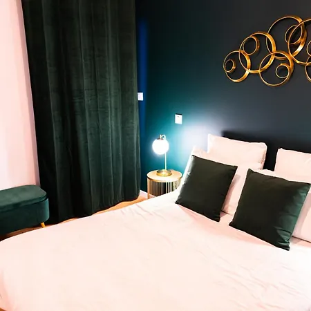 Grand Loft Familial 4 Avec Parking Prive Apartamento