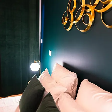 Grand Loft Familial 4 Avec Parking Prive ソミュール