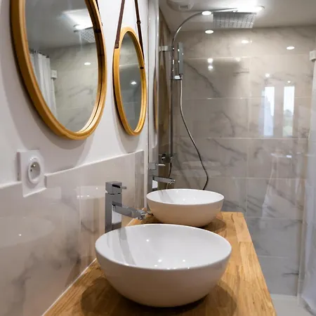 Grand Loft Familial 4 Avec Parking Prive Apartamento