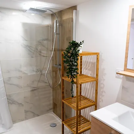 Grand Loft Familial 4 Avec Parking Prive アパート ソミュール