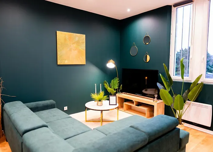 Grand Loft Familial 4 Avec Parking Prive * 索米尔